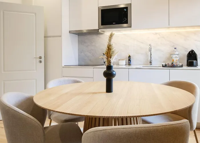 Art Deco 22 Luxury 2br Downtown Metro Ac Porto