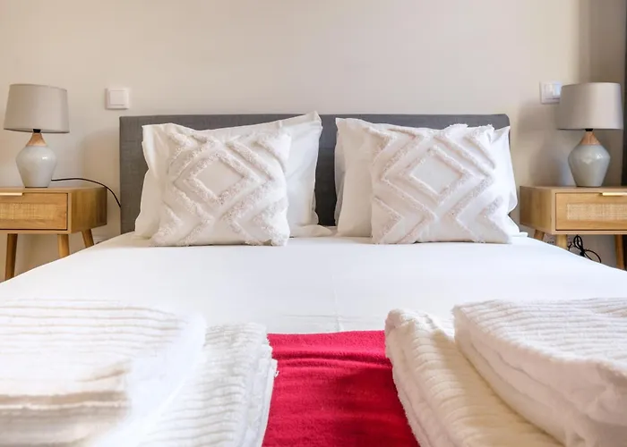 Art Deco 22 Luxury 2br Downtown Metro Ac * Porto