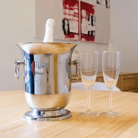 Art Deco 22 Luxury 2br Downtown Metro Ac * Porto