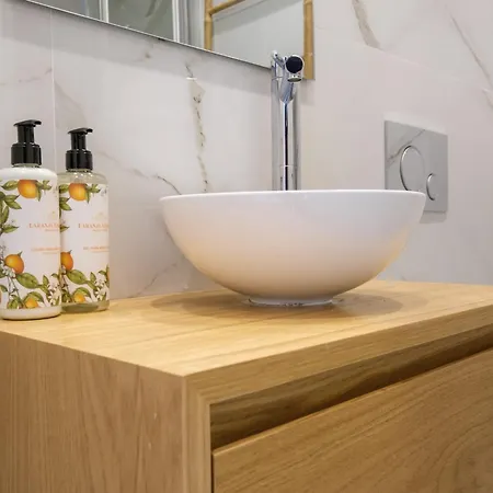 Art Deco 22 Luxury 2br Downtown Metro Ac